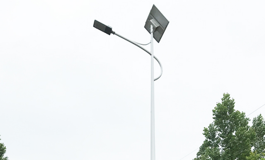 Proceso de producción de postes de luz de calle
